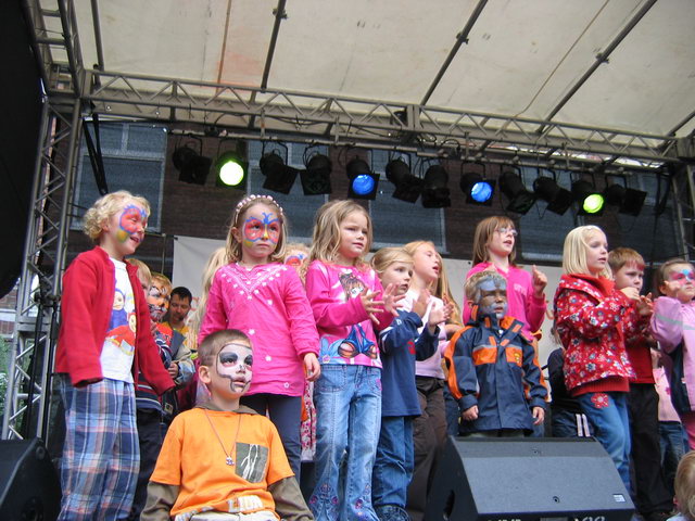 gal/2007/2007 Ruettenscheider Kinderfest/2007 Saitentwist Ruettenscheider Kinderfest 1.9. 393.jpg